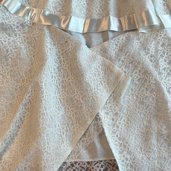 Vintage lace 1960’s long sleeve lace wedding dress - Picture 13 of 13